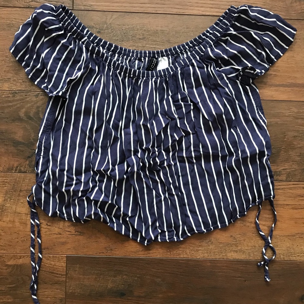 Cropped shirt